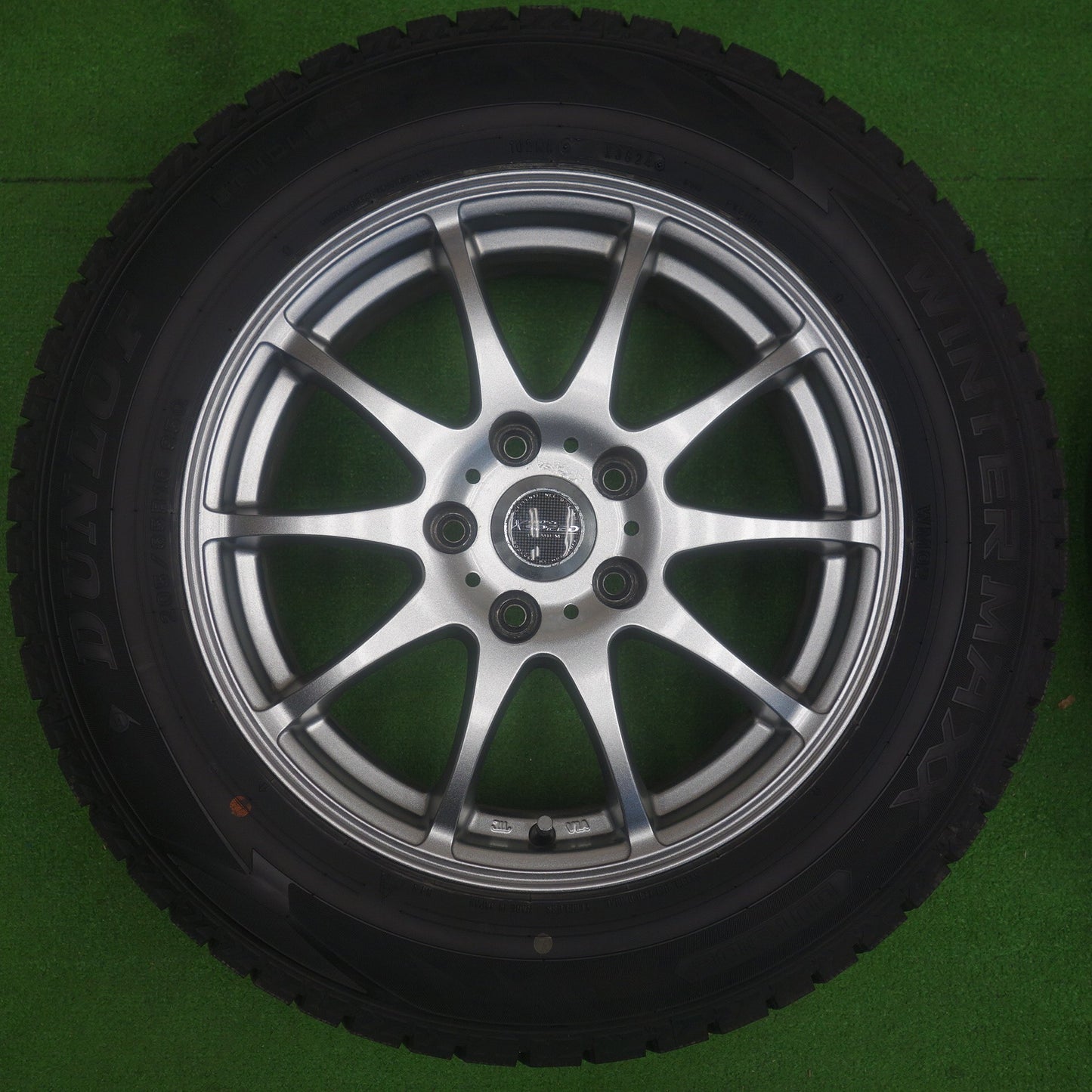 バリ溝！24年！9.5分★スタッドレス 205/65R16 ダンロップ ウインターマックス WM02 X CROSS SPEED PREMIUM クロススピード プレミアム 16インチ PCD114.3/5H★6040402KTス