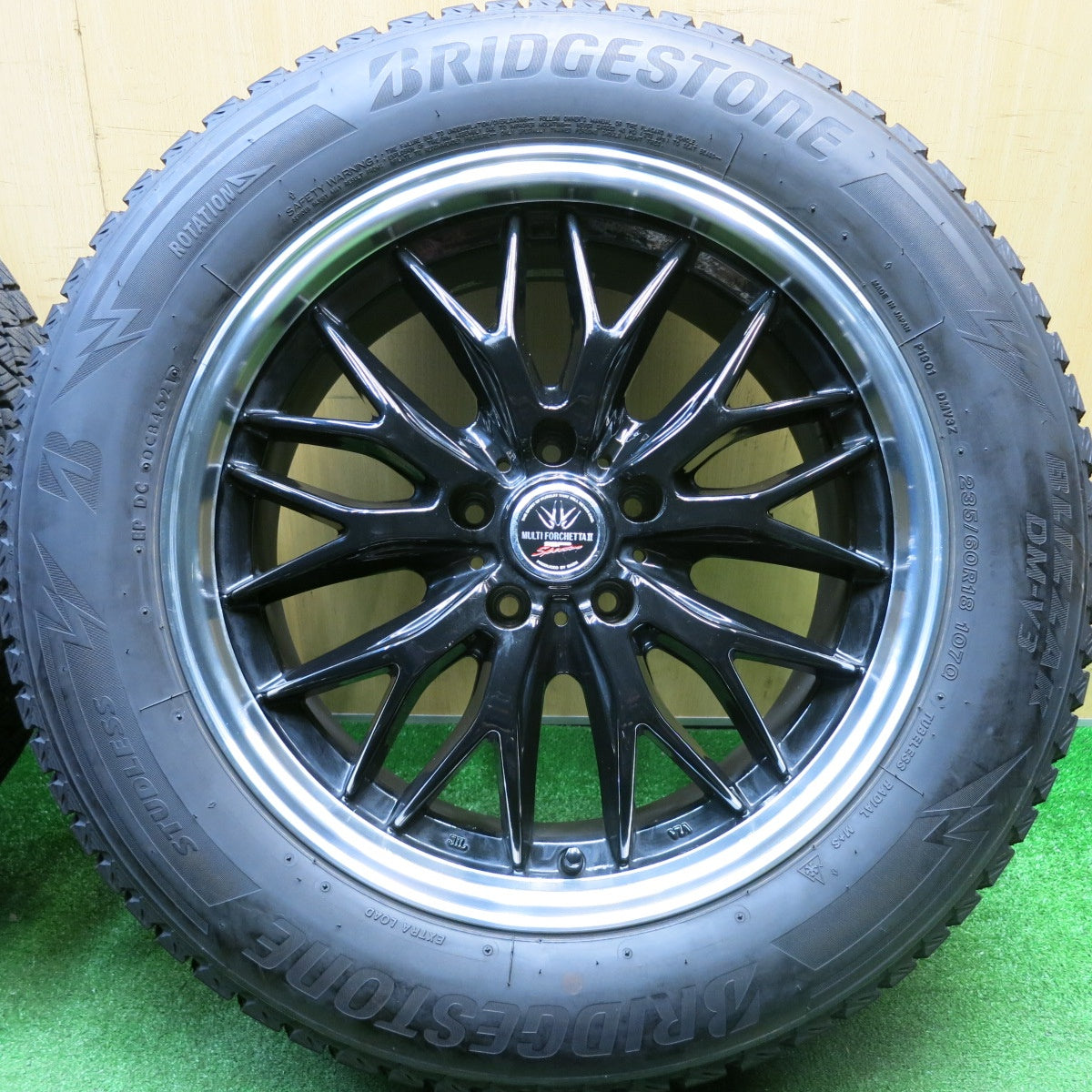 バリ溝！21年！9分★LOXARNY MULTI FORCHETTAⅡ SP Spector 235/60R18 スタッドレス ブリヂストン ブリザック DM-V3 ロクサーニ 18インチ PCD114.3/5H★5121313HAス