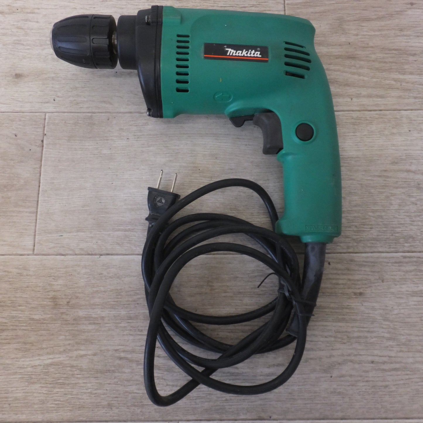 [送料無料] ★マキタ makita 10mm ドリル M609　100V 3.7A 50-60Hz 350W(1)★