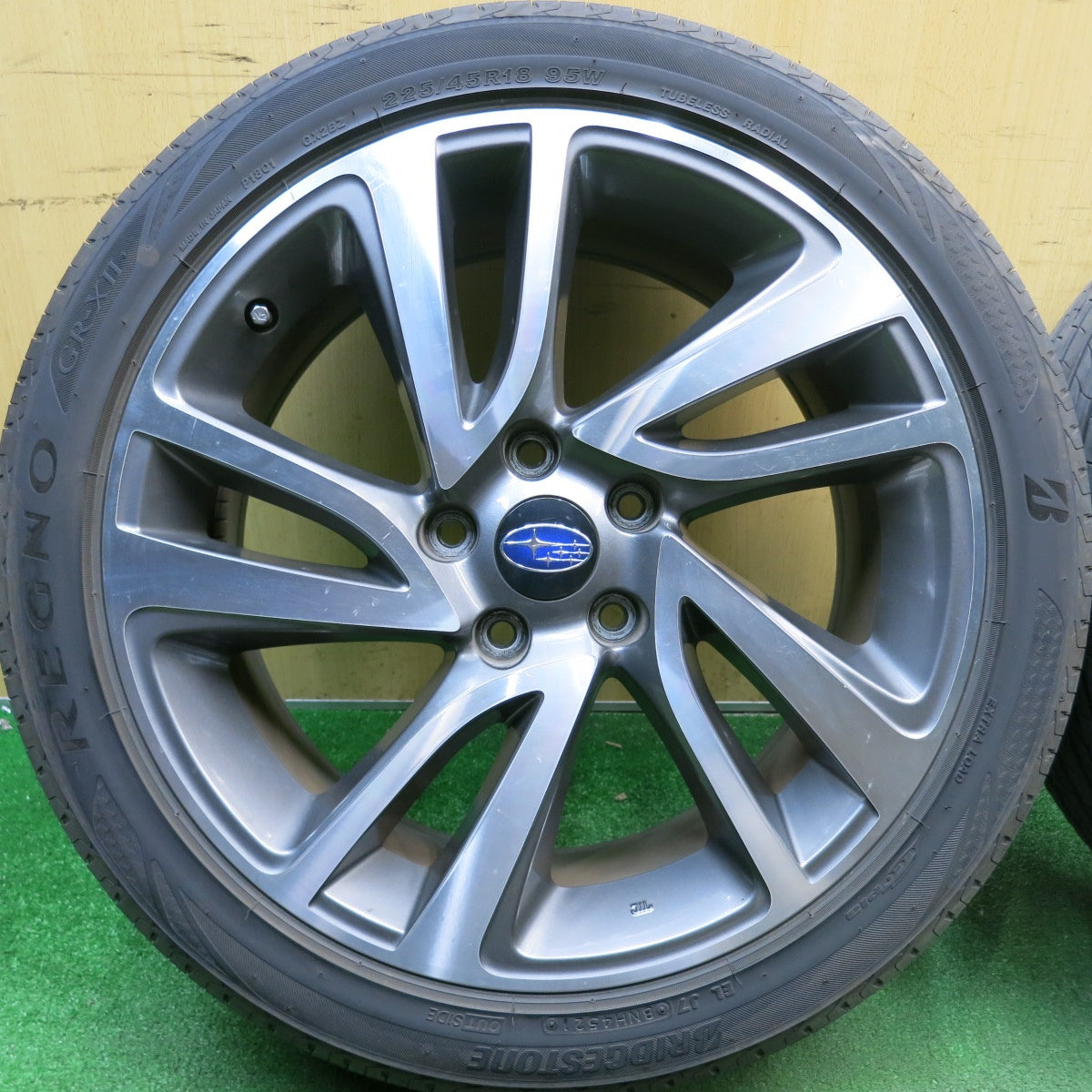バリ溝！9.5分★スバル VM レヴォーグ 純正 225/45R18 ブリヂストン レグノ GR-X2 18インチ PCD114.3/5H★6032801HAノ