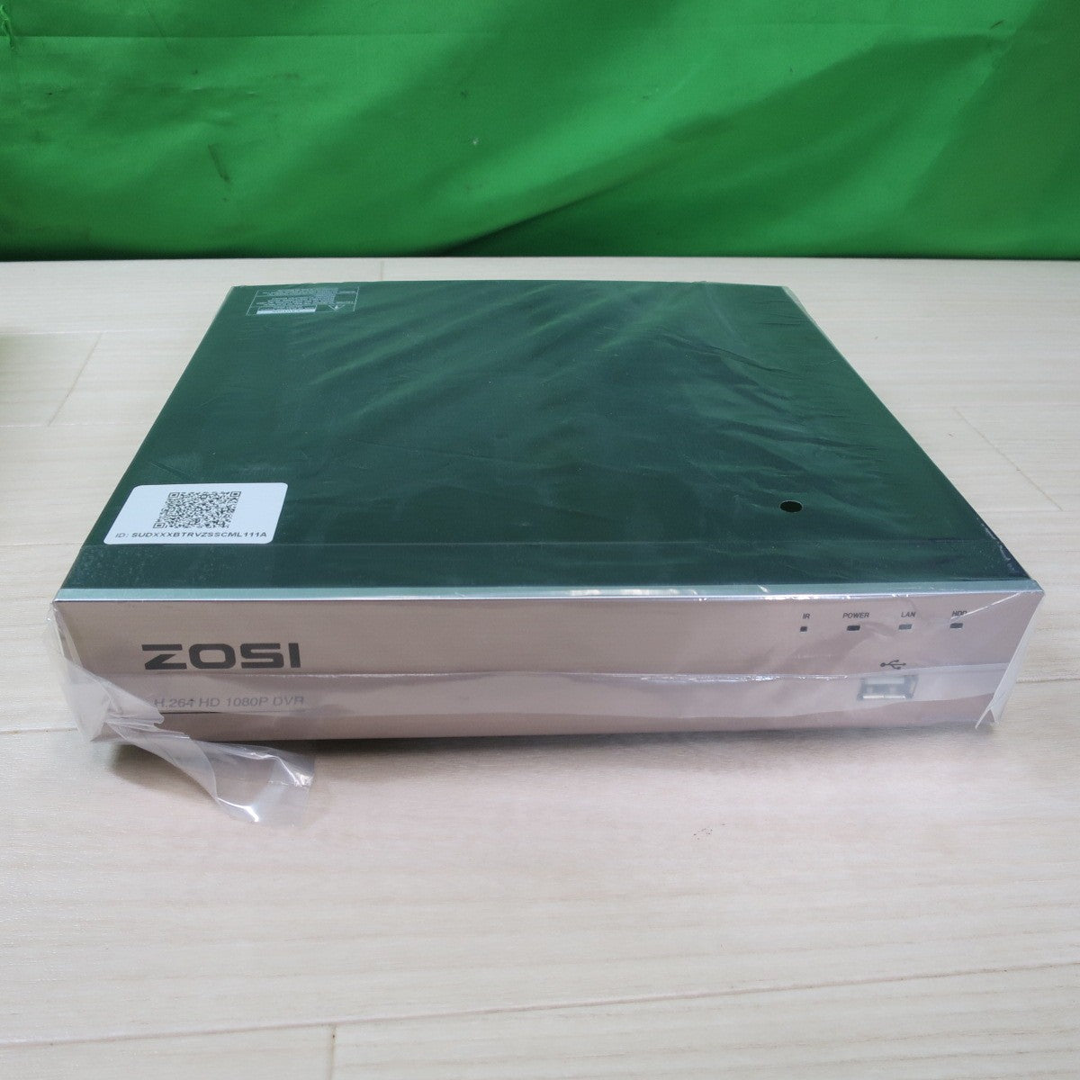 ●複数在庫有●[送料無料] 未使用☆ゾシ ZOSI 防犯 カメラ セット (8台カメラ＋DVR 録画機) 8FN-261W8-00-JP / 4AK-2612B-W-JP 4個入り ×2箱 / 1AR-08FN00-JP☆