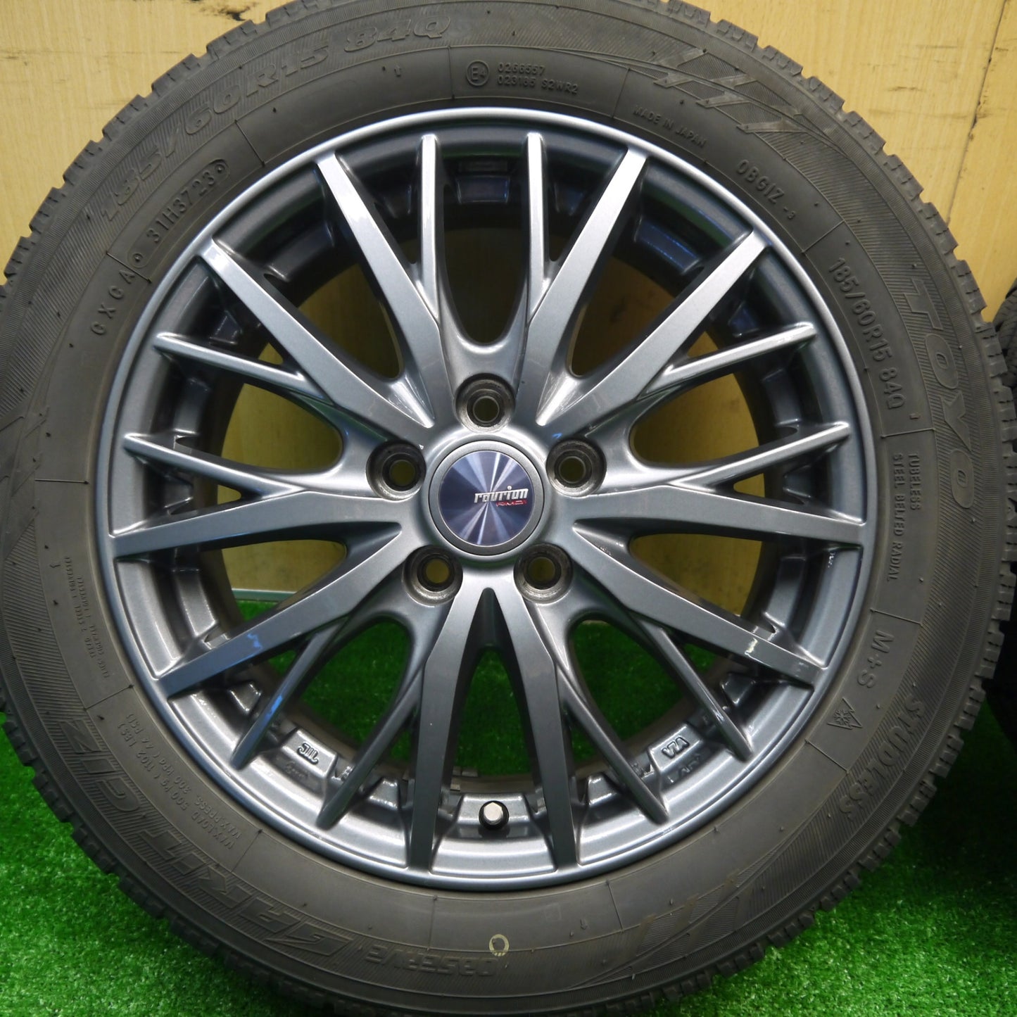 キレイ！23年★シエンタ 等 185/60R15 スタッドレス トーヨー オブザーブ ガリット GIZ ravrion RM01 ラブリオン 15インチ PCD100/5H★5101005Hス