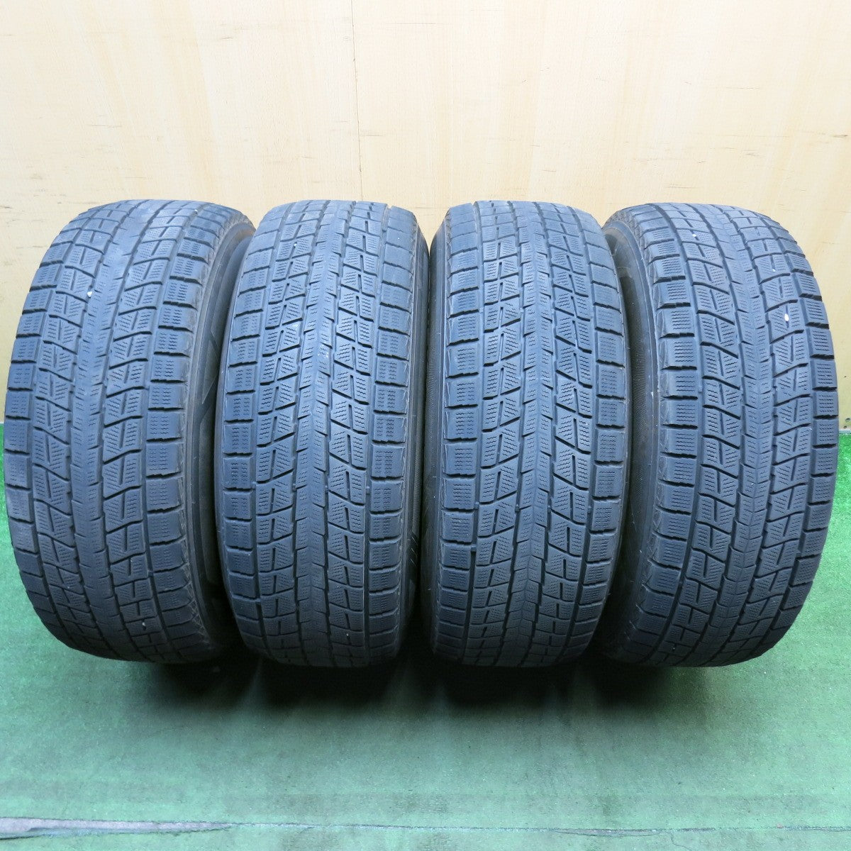バリ溝！8.5分★トヨタ ランクル 100 純正 275/70R16 スタッドレス ダンロップ ウインターマックス SJ8 SJ8+ 16インチ PCD150/5H★6053109HAス