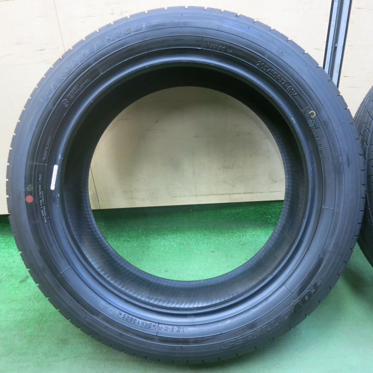 新車外し！25年★205/55R17 トーヨー プロクセス R60 タイヤ 17インチ ノア ヴォクシー ステップワゴン キックス 等★5120107SKノタ