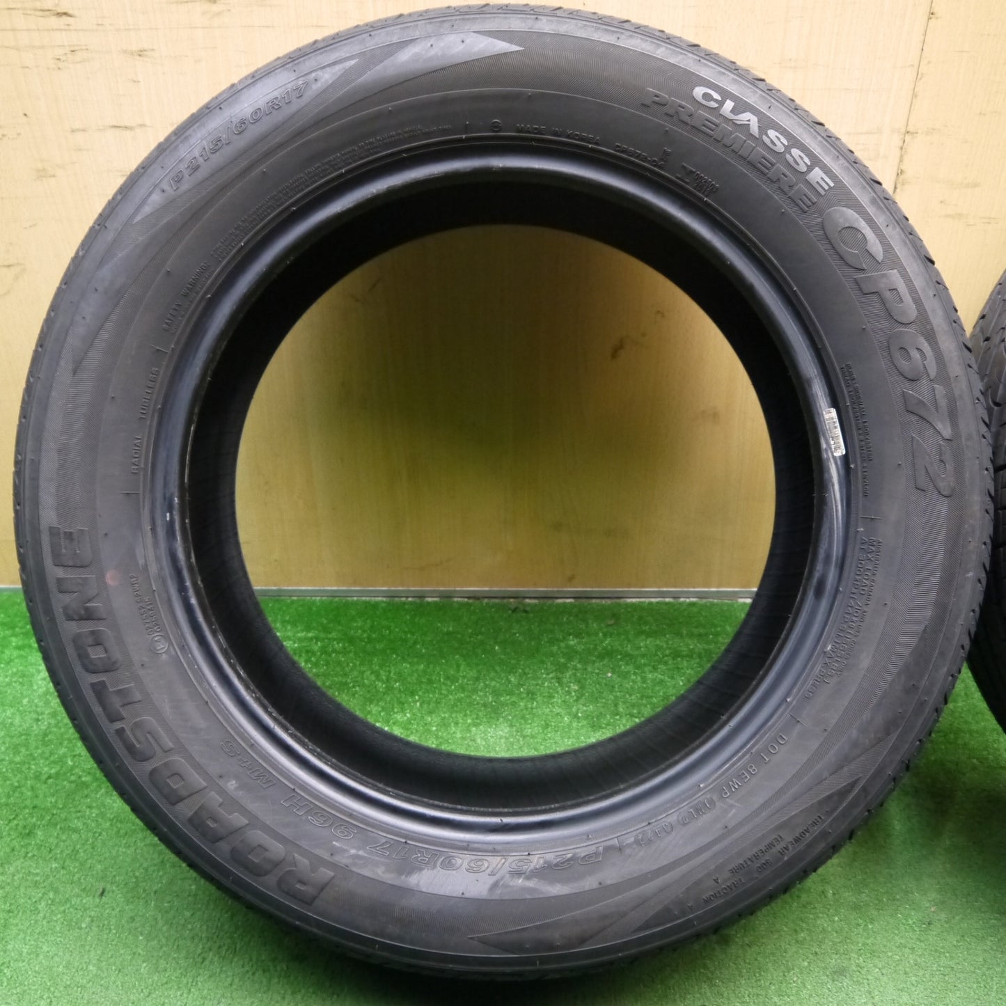 バリ溝！22年！9.5分★215/60R17 ロードストーン CP672 タイヤ 17インチ アルファード ヴェルファイア C-HR オデッセイ CX-30 等★5061102KKノタ