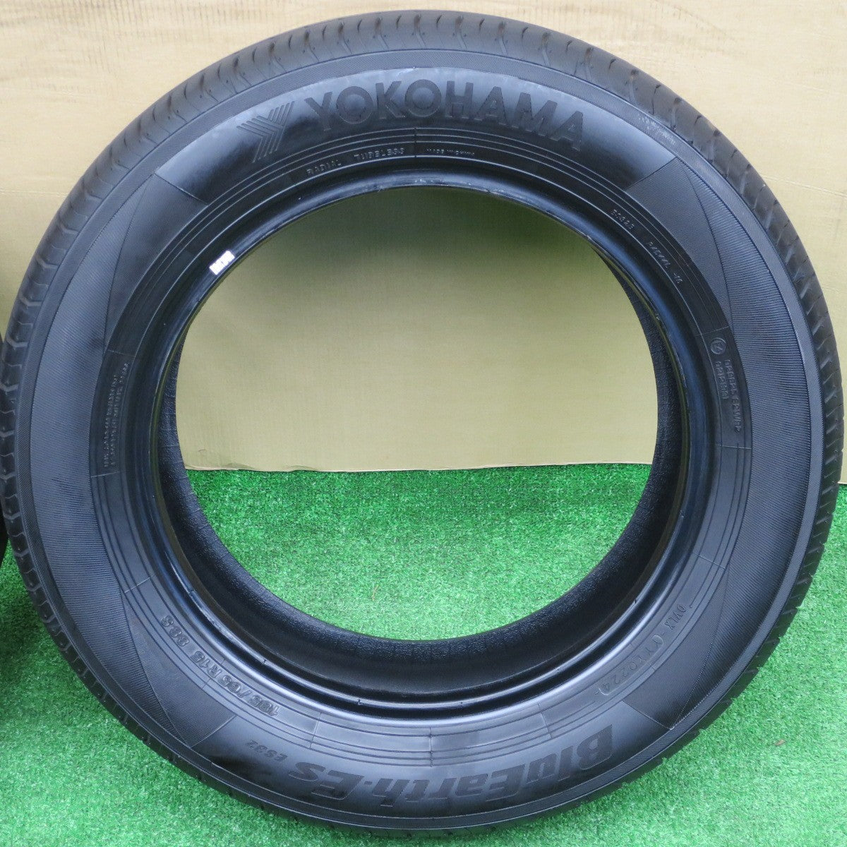 バリ溝！24年！9.5分以上★185/65R15 ヨコハマ BluEarth-ES ES32 ブルーアース タイヤ 15インチ プリウス ティーダ フリード bB 等★5121103NKノタ