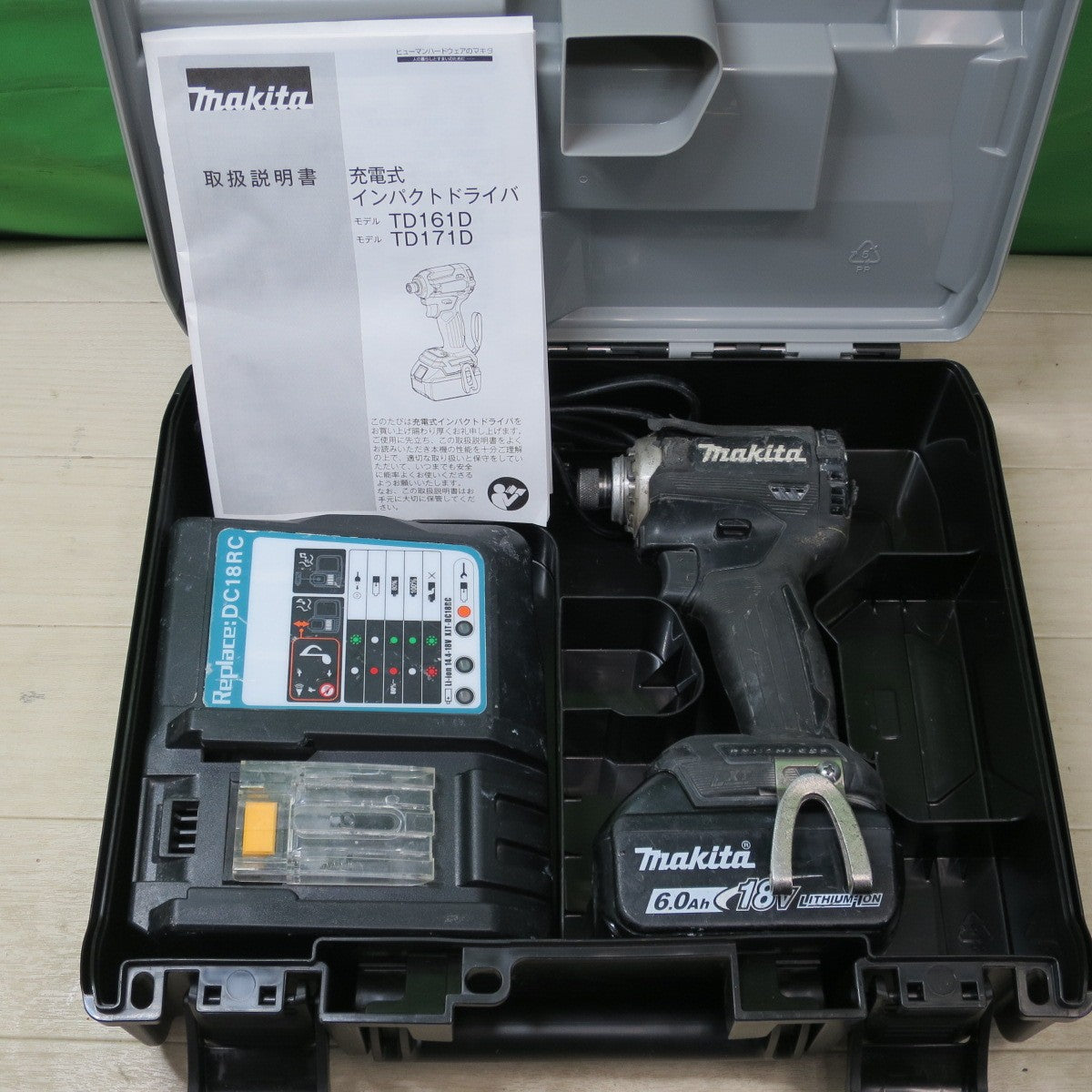 [送料無料] ☆マキタ 充電式 インパクトドライバー TD171D 電動 工具 18V 6.0Ah makita コードレス☆