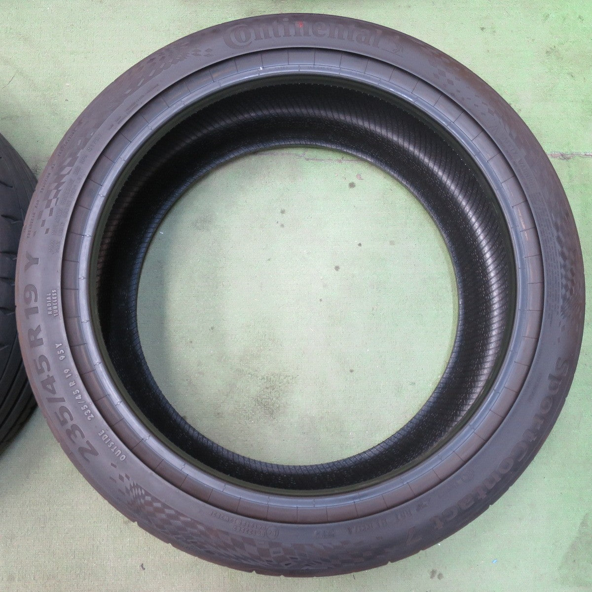 バリ溝！24年！8.5分★235/45R19 コンチネンタル スポーツコンタクト7 タイヤ 19インチ レクサス LBX ボルボ V60CC ベンツ GLA 等★5111510イノタ