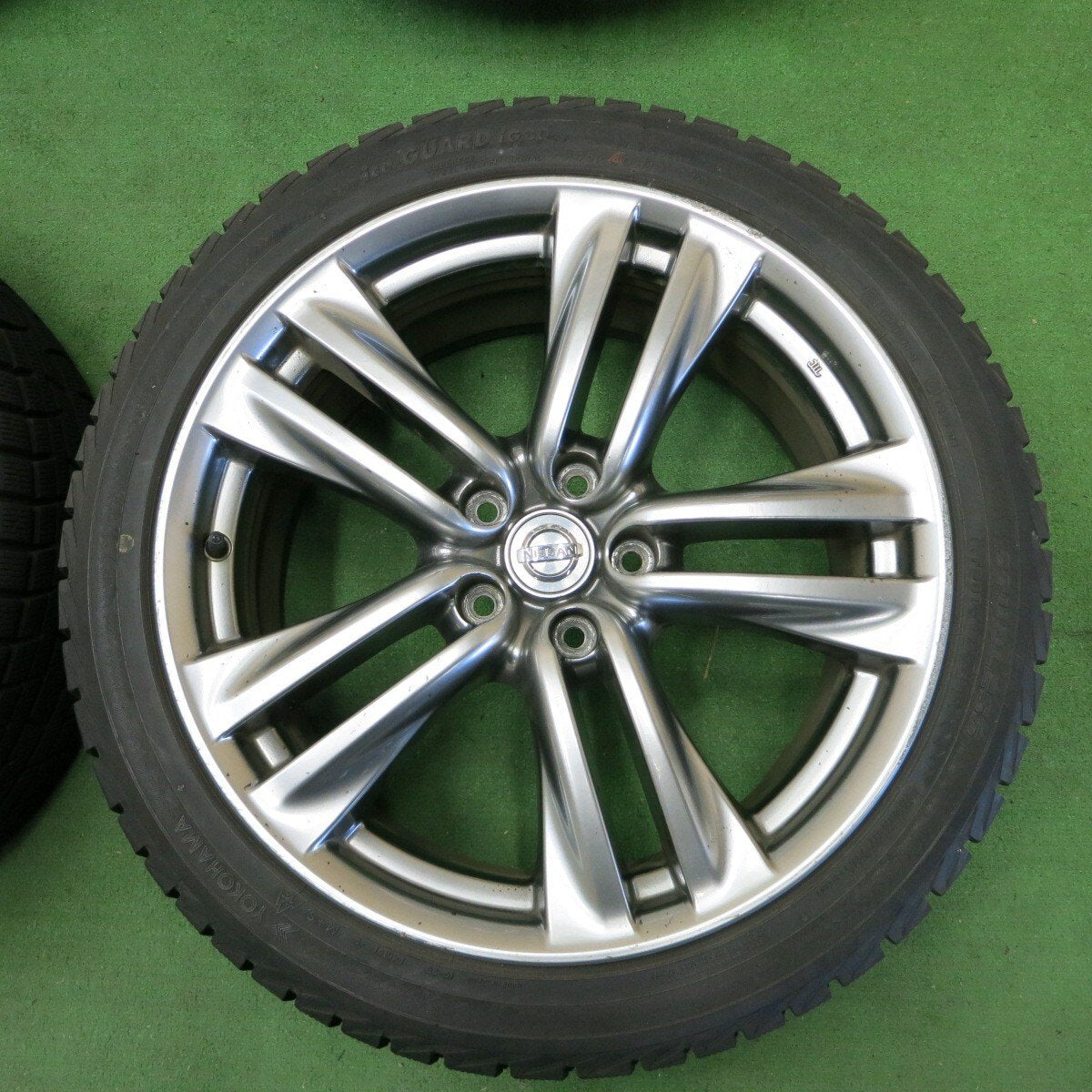 バリ溝！8.5分★日産 Y50 フーガ 純正 245/40R19 スタッドレス ヨコハマ アイスガード iG30 PCD114.3/5H★4061901ナス