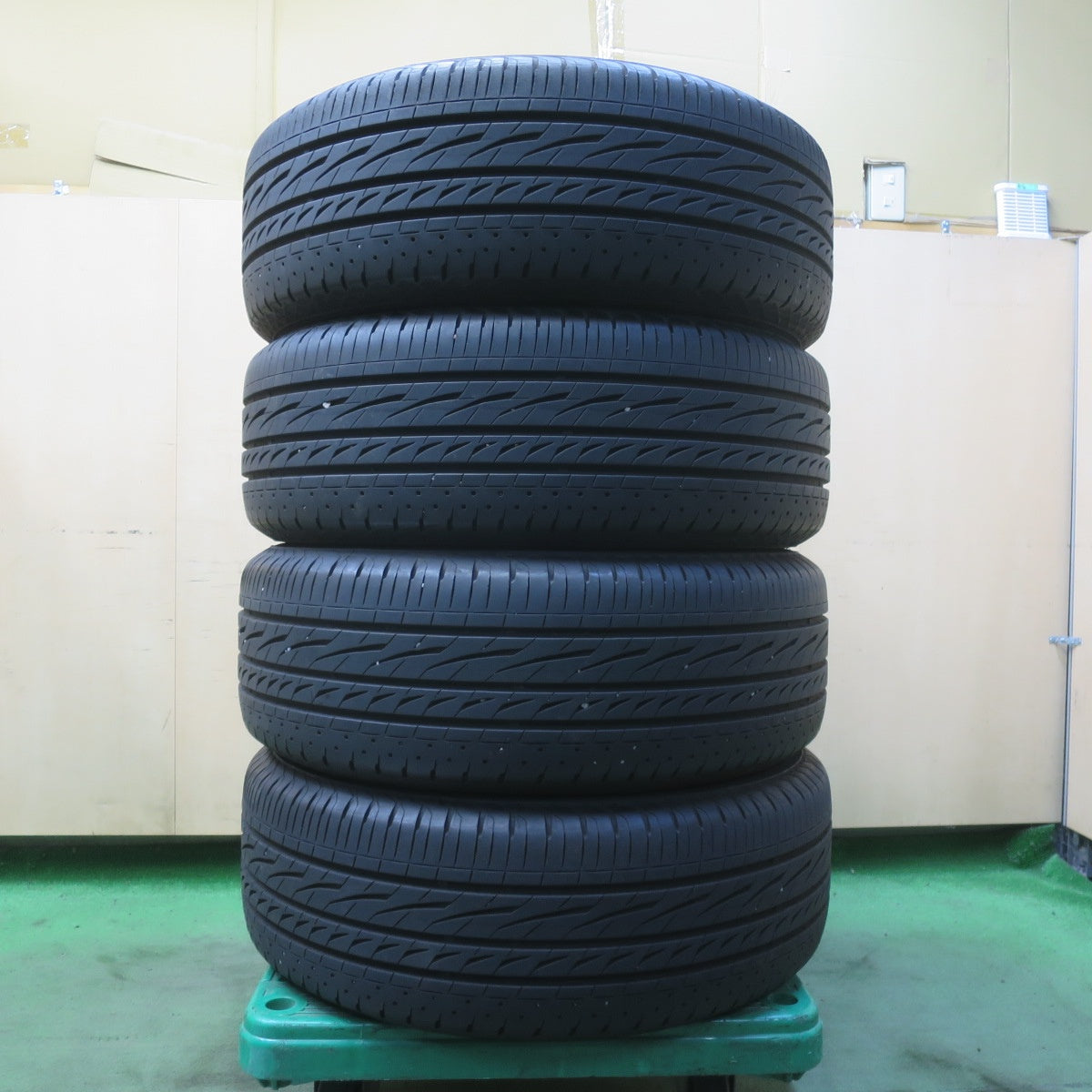 バリ溝！24年！9.5分★スバル XV 純正 225/55R18 ブリヂストン レグノ GRV2 18インチ PCD100/5H★6051815イノ