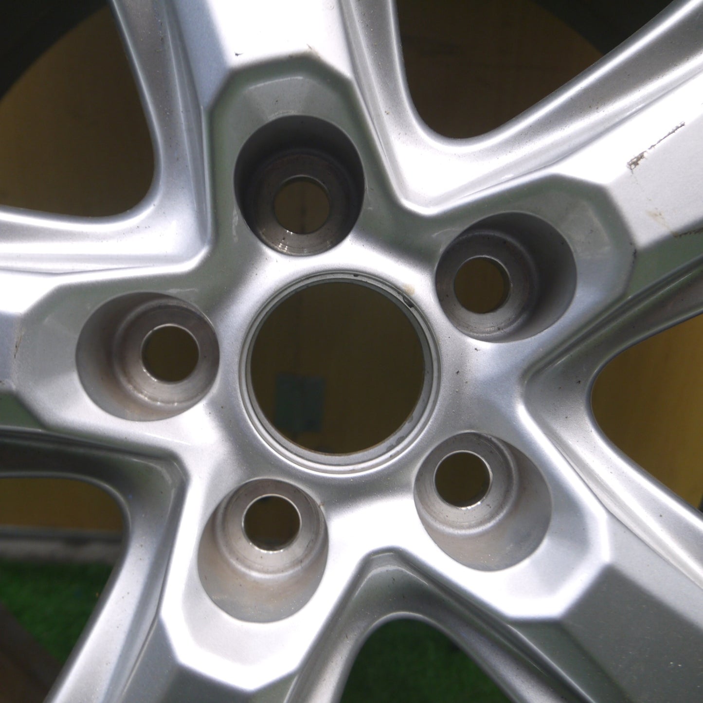 *送料無料* バリ溝！9.5分★トヨタ RAV4 純正 225/65R17 ブリヂストン アレンザ001 17インチ PCD114.3/5H★4040805Hノ