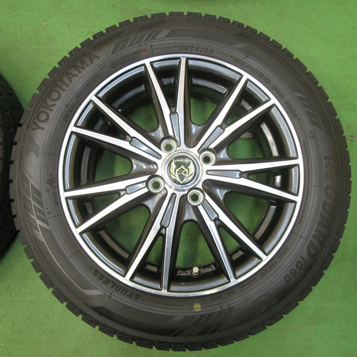[送料無料] バリ溝！9分★スタッドレス 175/65R15 ヨコハマ アイスガード iG60 RiZLEY ライツレー 15インチ PCD100/4H★5011315イス