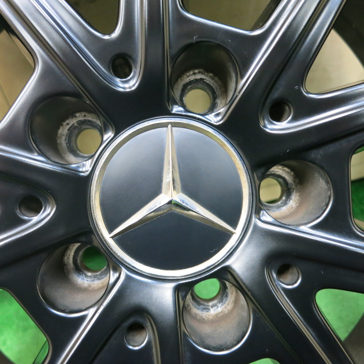 [送料無料] バリ溝！20年！キレイ！8.5分★ベンツ X247 GLB 純正 215/60R18 スタッドレス ヨコハマ アイスガード iG60 18インチ PCD112/5H★4110809SYス