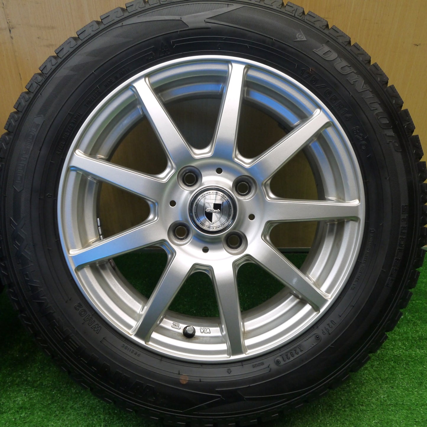 バリ溝！21年！キレイ！9.5分★スタッドレス 175/65R14 ダンロップ ウインターマックス WM02 GMach 14インチ PCD100/4H★5101704Hス