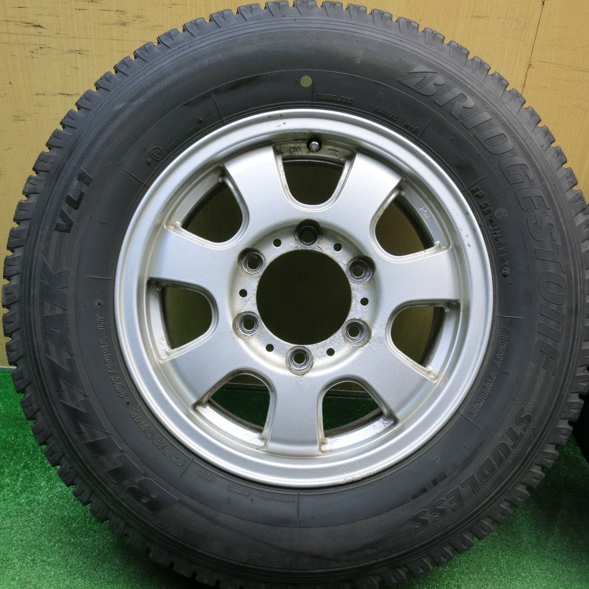 4本価格★ハイエース 等 195/80R15 107/105L スタッドレス ブリヂストン ブリザック VL1 社外 アルミ 15インチ PCD139.7/6H★5121108HAス
