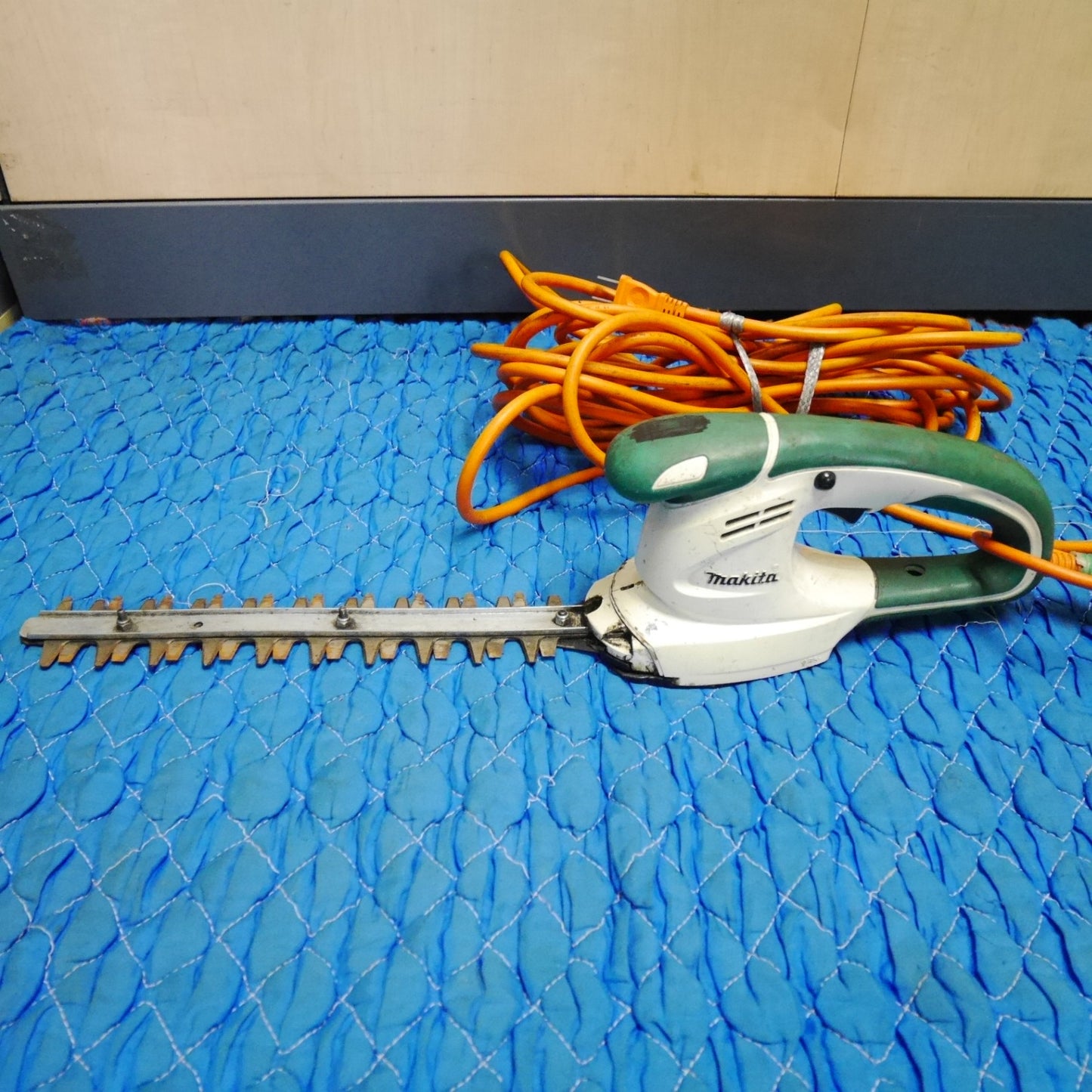 [送料無料] 3点まとめ売り☆マキタ 260mm ミニ 生垣 バリカン MUH260 300mm MUH304 リョービ AB-1610 RYOBI コード式 makita RYOBI トリマー☆