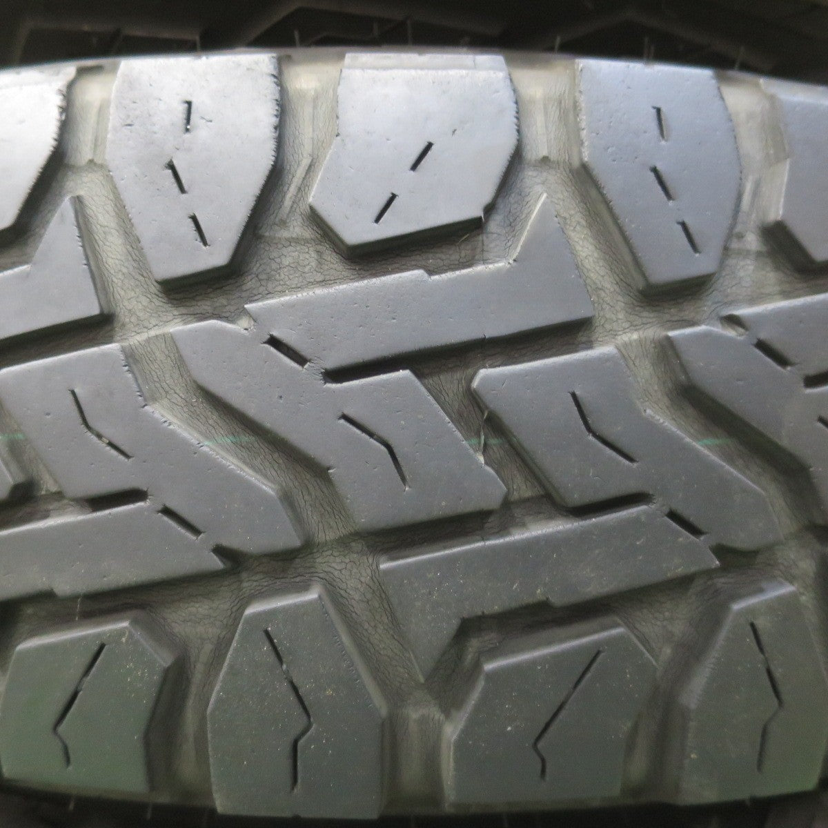 キレイ！22年★RAYS A・LAP-J 185/85R16 105/103N 8PR トーヨー オープンカントリー R/T ホワイトレター レイズ 16インチ PCD139.7/5H★6033017イノ
