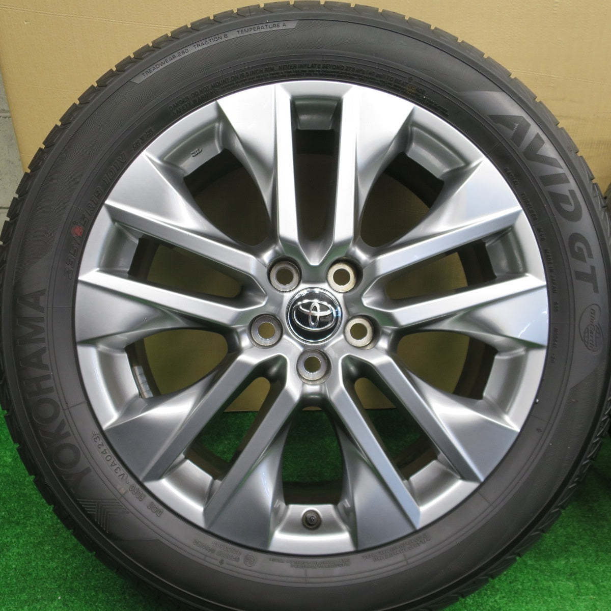 バリ溝！23年！キレイ！9.5分★トヨタ RAV4 G Z パッケージ 純正 235/55R19 ヨコハマ AVID GT 19インチ PCD114.3/5H★5112806NKノ