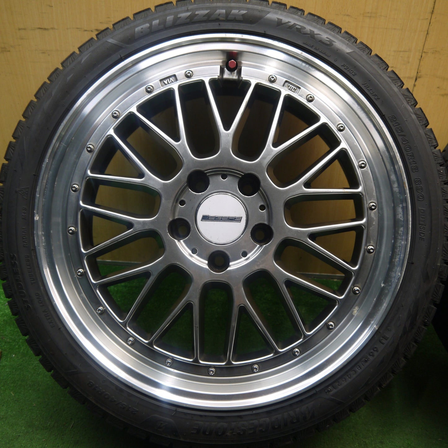 バリ溝！21年！9.5分★スタッドレス 215/40R18 ブリヂストン ブリザック VRX3 Stich LEGZAS M110 シュティッヒ レグザス 18インチ PCD114.3/5H★5100602Hス