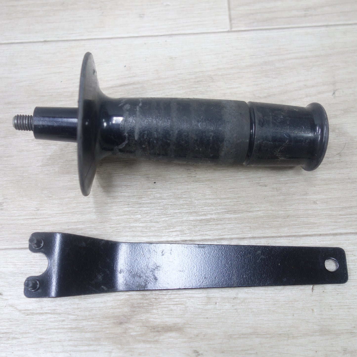 [送料無料] ◆マキタ 100mm 充電式 ディスクグラインダ GA017G 急速充電器 DC40RA 研削 研摩 研磨 機 makita◆