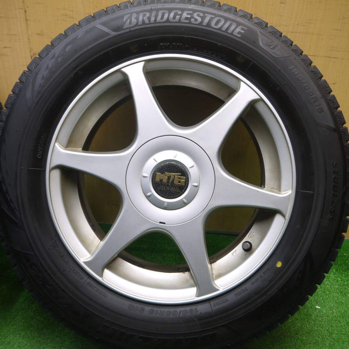 バリ溝！23年！9.5分以上★スタッドレス 195/65R15 ブリヂストン ブリザック VRX3 MT6 社外 アルミ 15インチ PCD 100 114.3/5H マルチ★4121601Hス