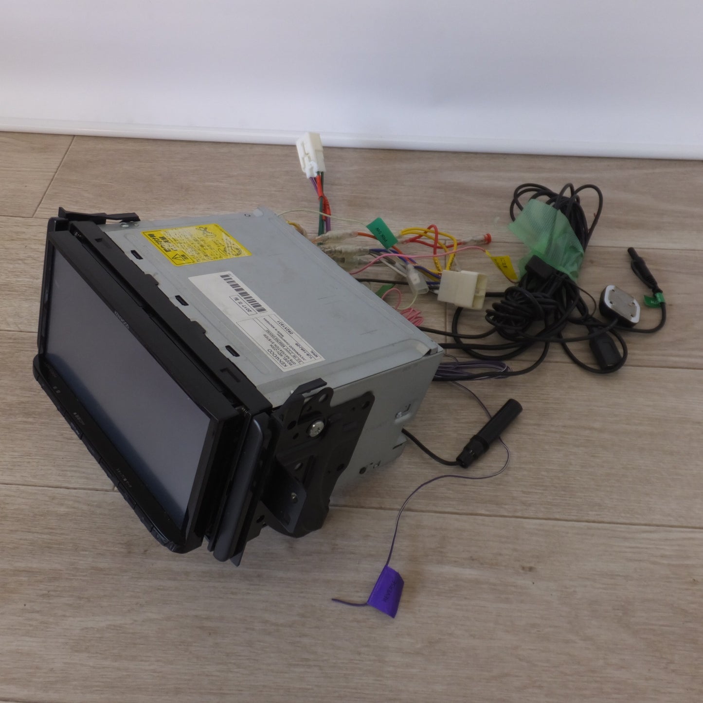 [送料無料] ★ケンウッド KENWOOD メモリーナビゲーション MDV-D304(4★