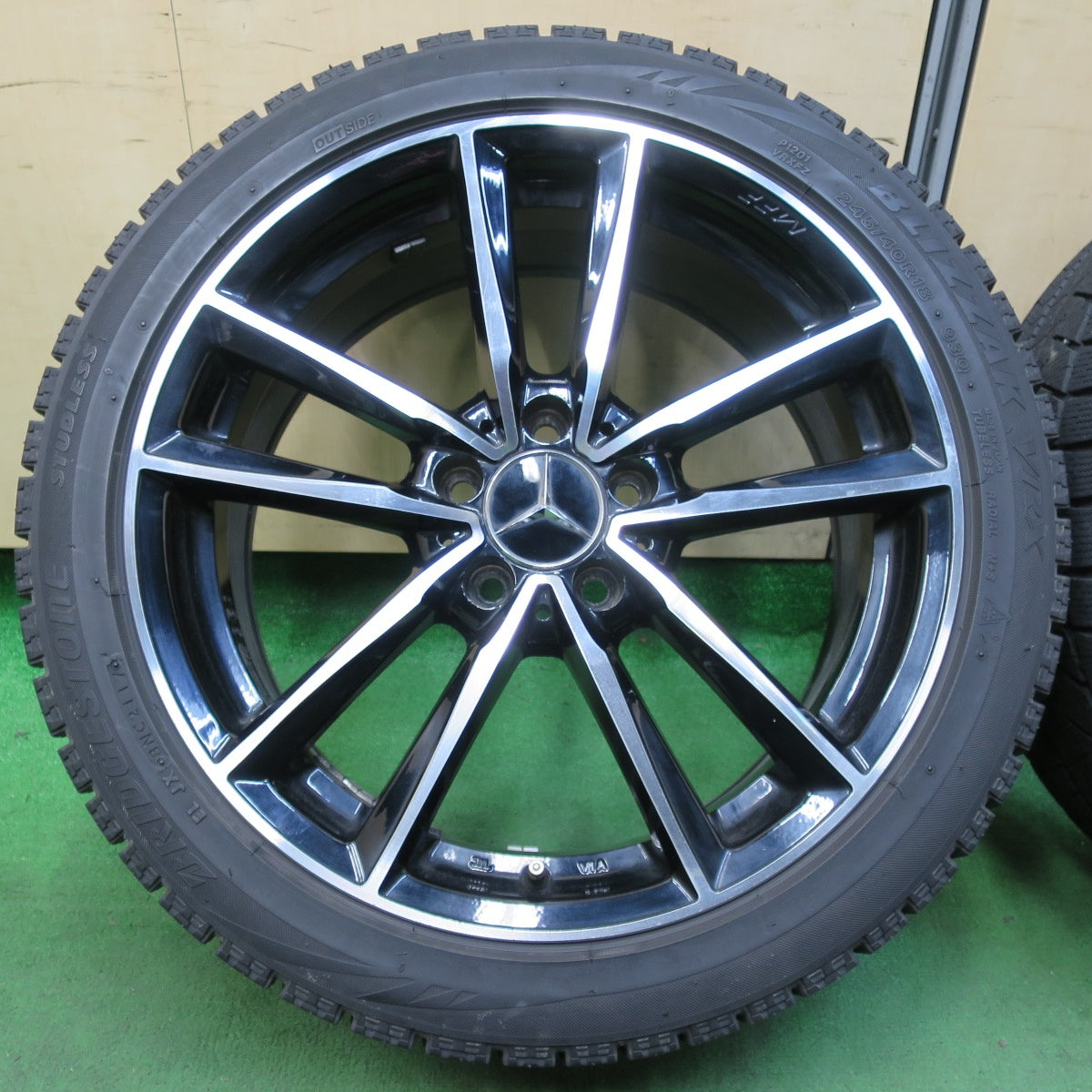 [送料無料] 4本価格★ベンツ等 MAK BREMEN MFF 245/40R18 スタッドレス ブリヂストン ブリザック VRX ブレーメン 18インチ PCD112/5H★4112805イス