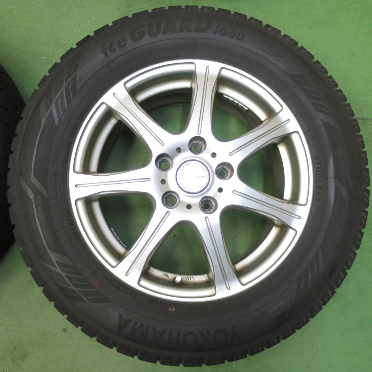 バリ溝！9分★スタッドレス 215/65R16 ヨコハマ アイスガード iG60 Exceeder エクシーダー 16インチ PCD114.3/5H★5060501イス