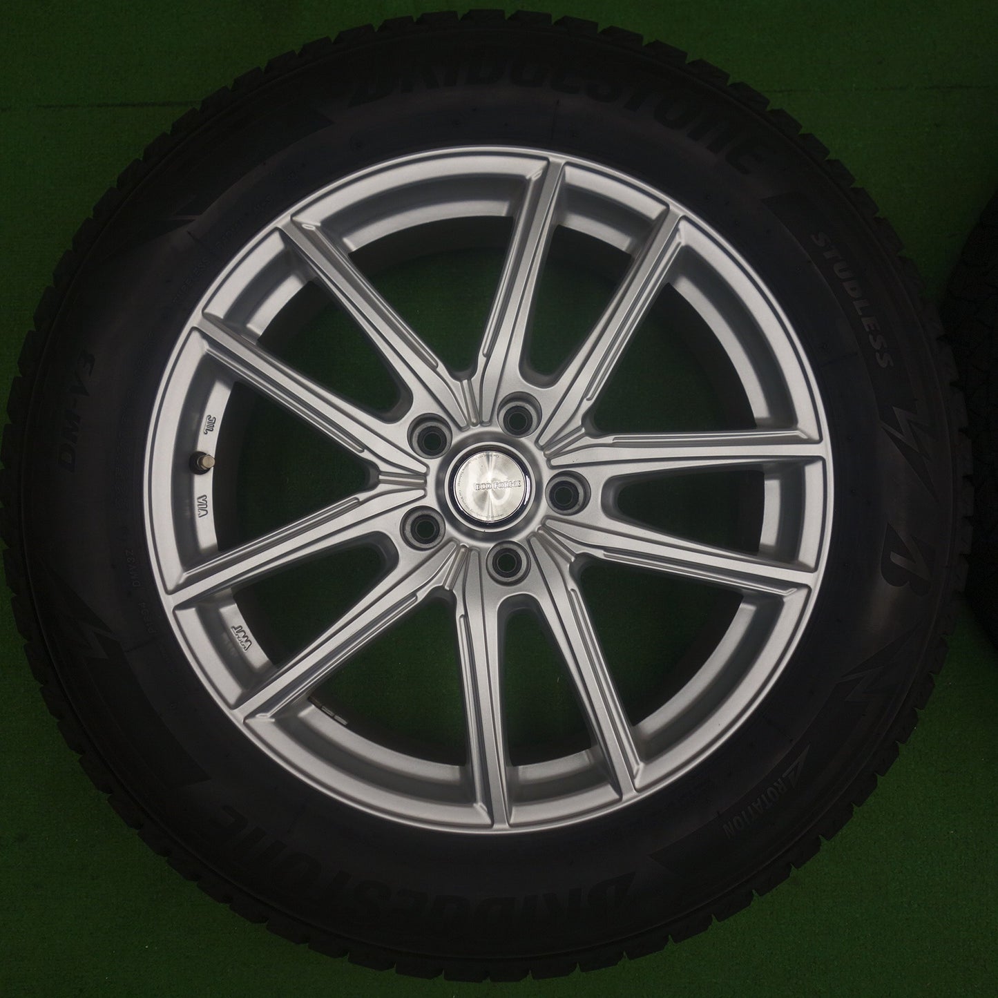 バリ溝！22年！キレイ！9分◎スタッドレス 225/60R18 ブリヂストン ブリザック DM-V3 ECO FORME SE-20 エコフォルム 18インチ PCD114.3/5H◎6070401KTス