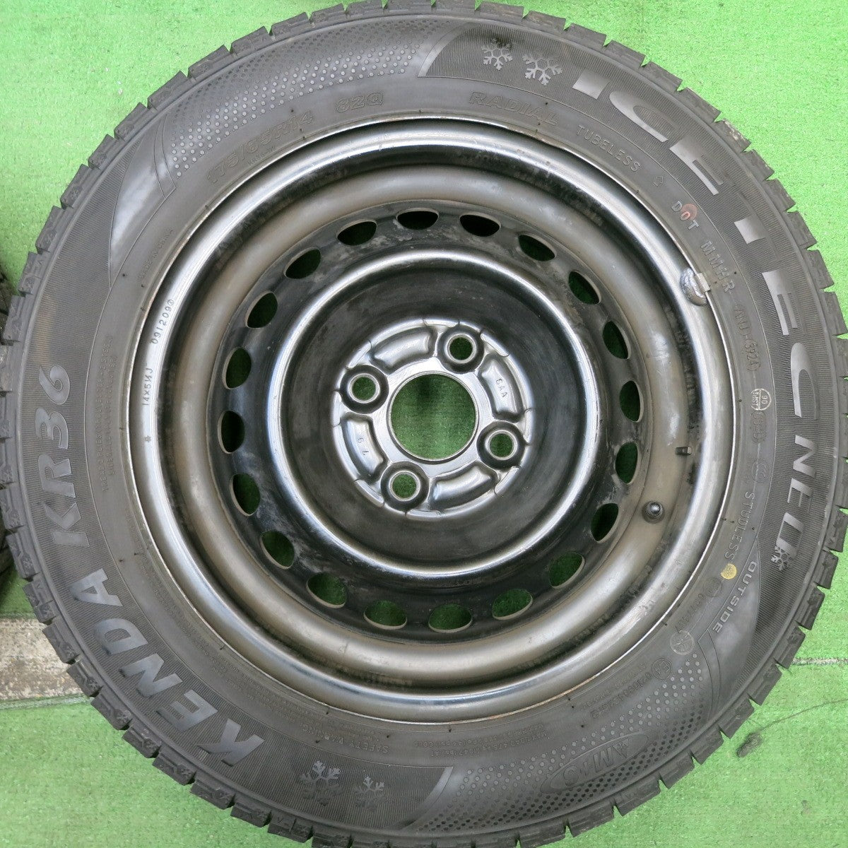バリ溝！24年！9.5分以上★スタッドレス 175/65R14 ケンダ KR36 アイステック ネオ スチール 14インチ PCD100/4H★5062806HAス