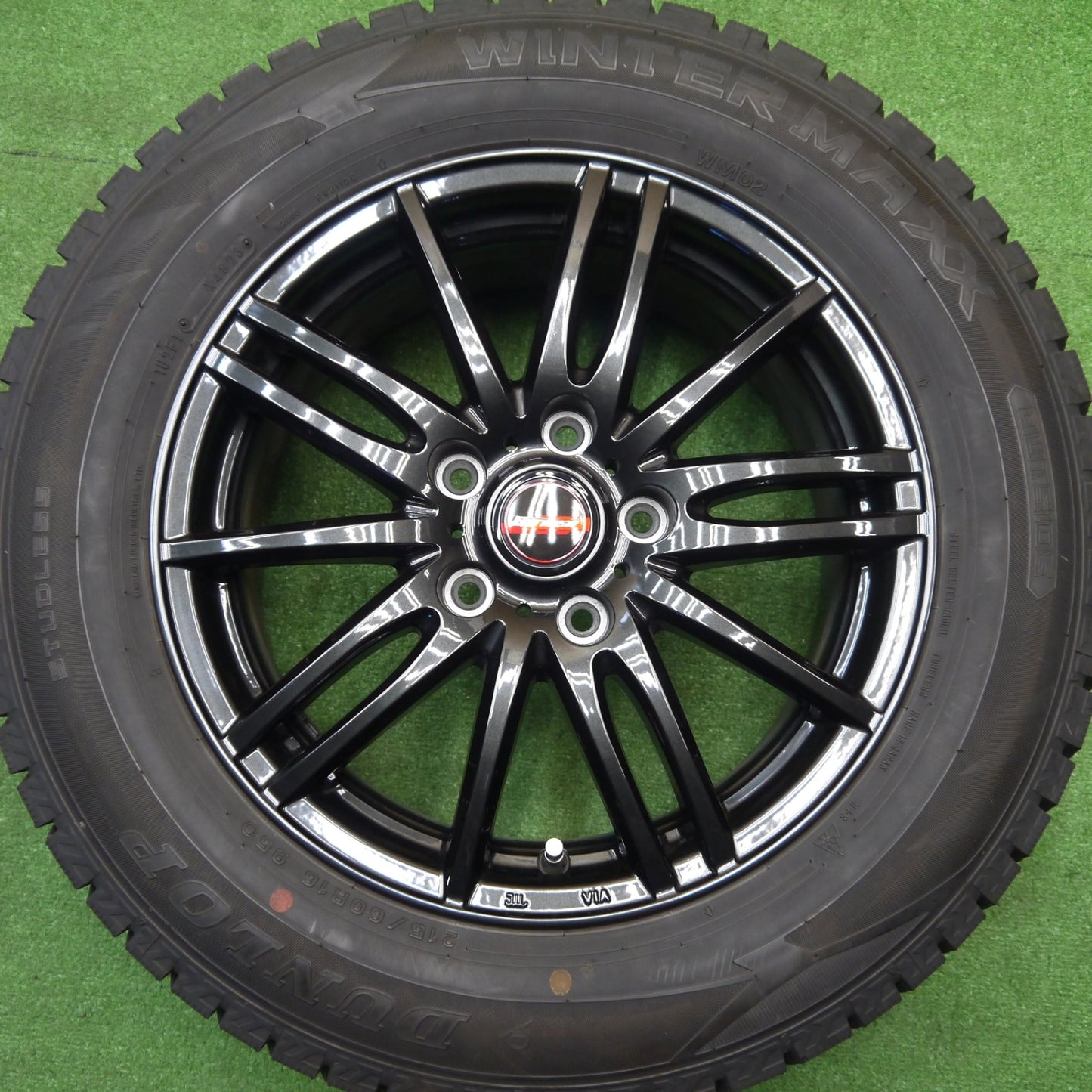 バリ溝！23年！キレイ！9.5分★スタッドレス 215/60R16 ダンロップ ウインターマックス WM02 Barosso DN15 バロッソ 16インチ PCD114.3/5H★5111401Hス