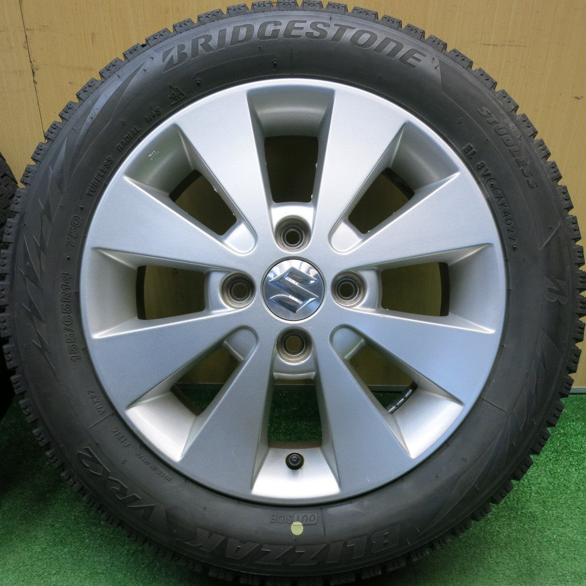 バリ溝！22年！8.5分★スズキ ワゴンR スティングレー 純正 155/65R14 スタッドレス ブリヂストン ブリザック VRX2 14インチ PCD100/4H★6050301HAス