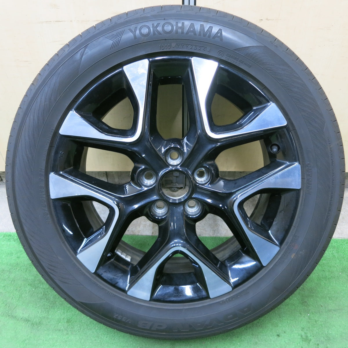 バリ溝！24年！9.5分！1本★ホンダ ZR-V Zグレード 純正 225/55R18 ヨコハマ アドバン dB V552 18インチ PCD114.3/5H★5051601ナノ
