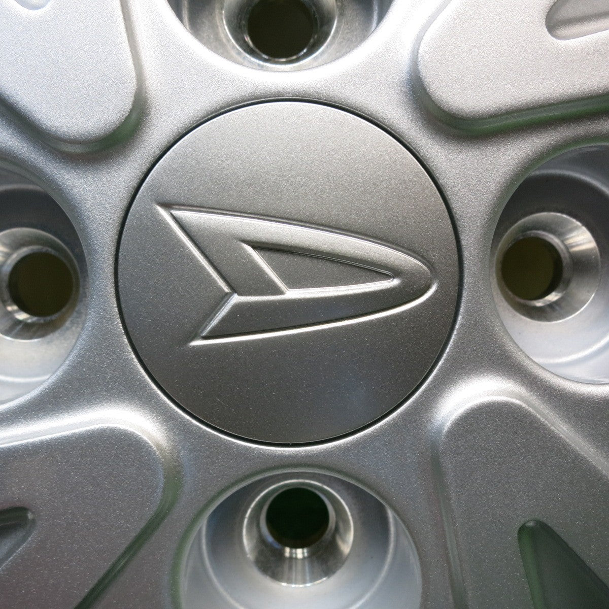 ほぼ未使用！25年！新車外し★ダイハツ タフト 純正 165/65R15 スタッドレス トーヨー オブザーブ GIZ2 15インチ PCD100/4H★6041108HAス
