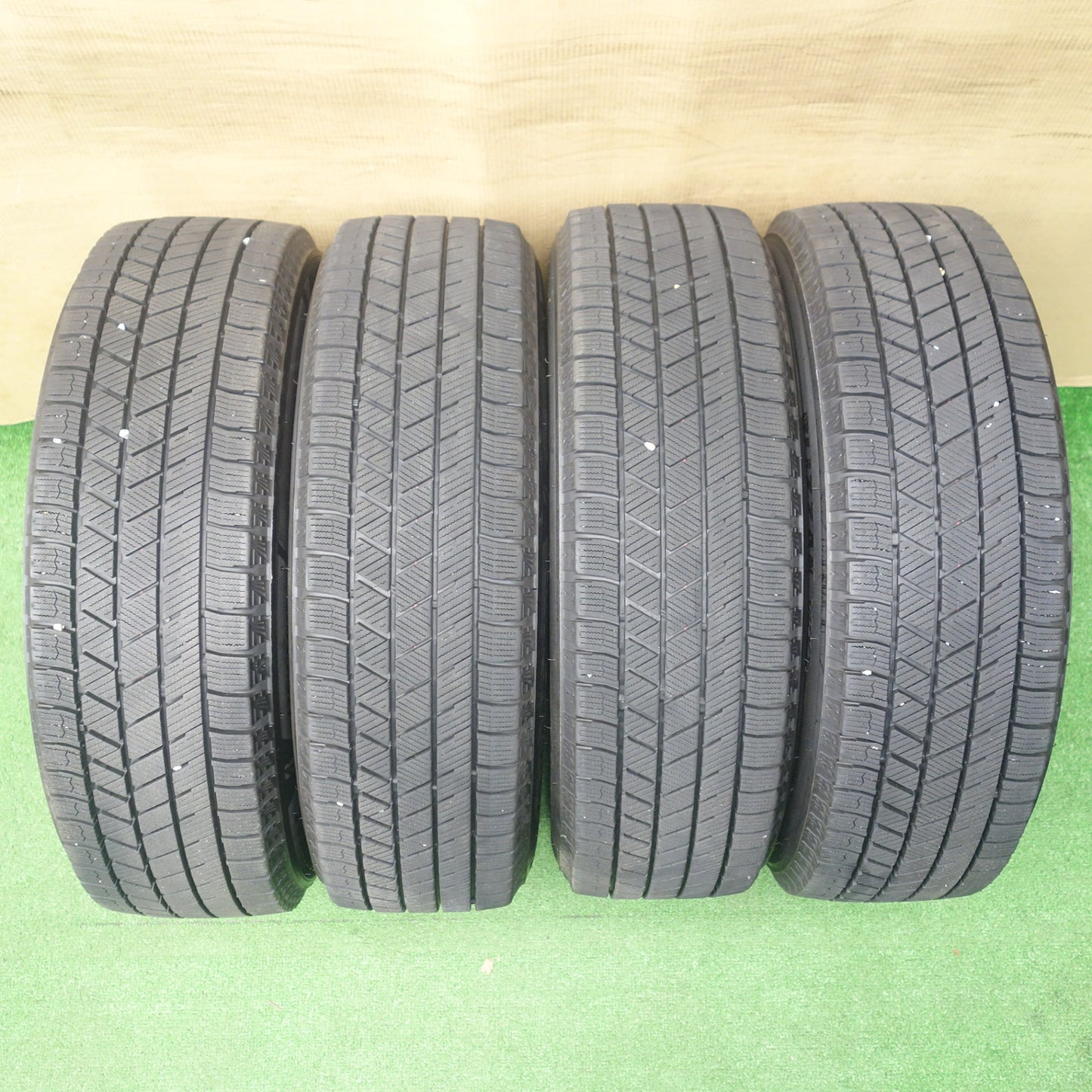 バリ溝！キレイ！9.5分★スタッドレス 175/65R15 ブリヂストン ブリザック VRX3 BALMINUM KR10 バルミナ 15インチ PCD100/4H★6030602KTス