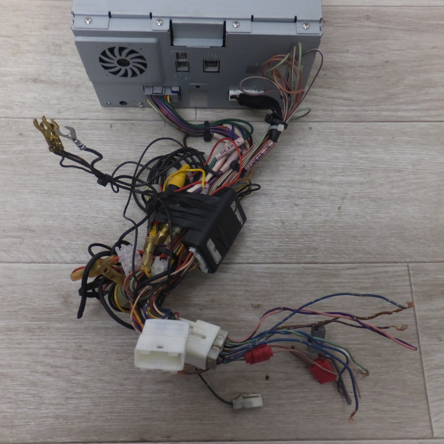 [送料無料] ★パナソニック Panasonic SSDカーナビステーション Strada CN-E300D[50]★