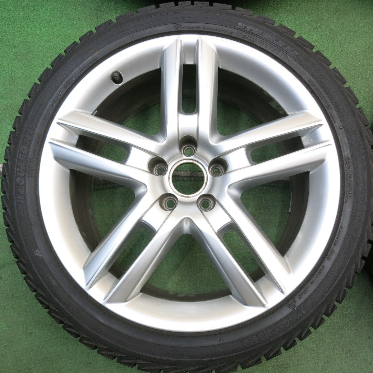 バリ溝！キレイ！9.5分◎アウディ A6 S6 4G Sライン 純正 255/40R19 スタッドレス ヨコハマ アイスガード iG30 19インチ PCD112/5H◎6072502HAス