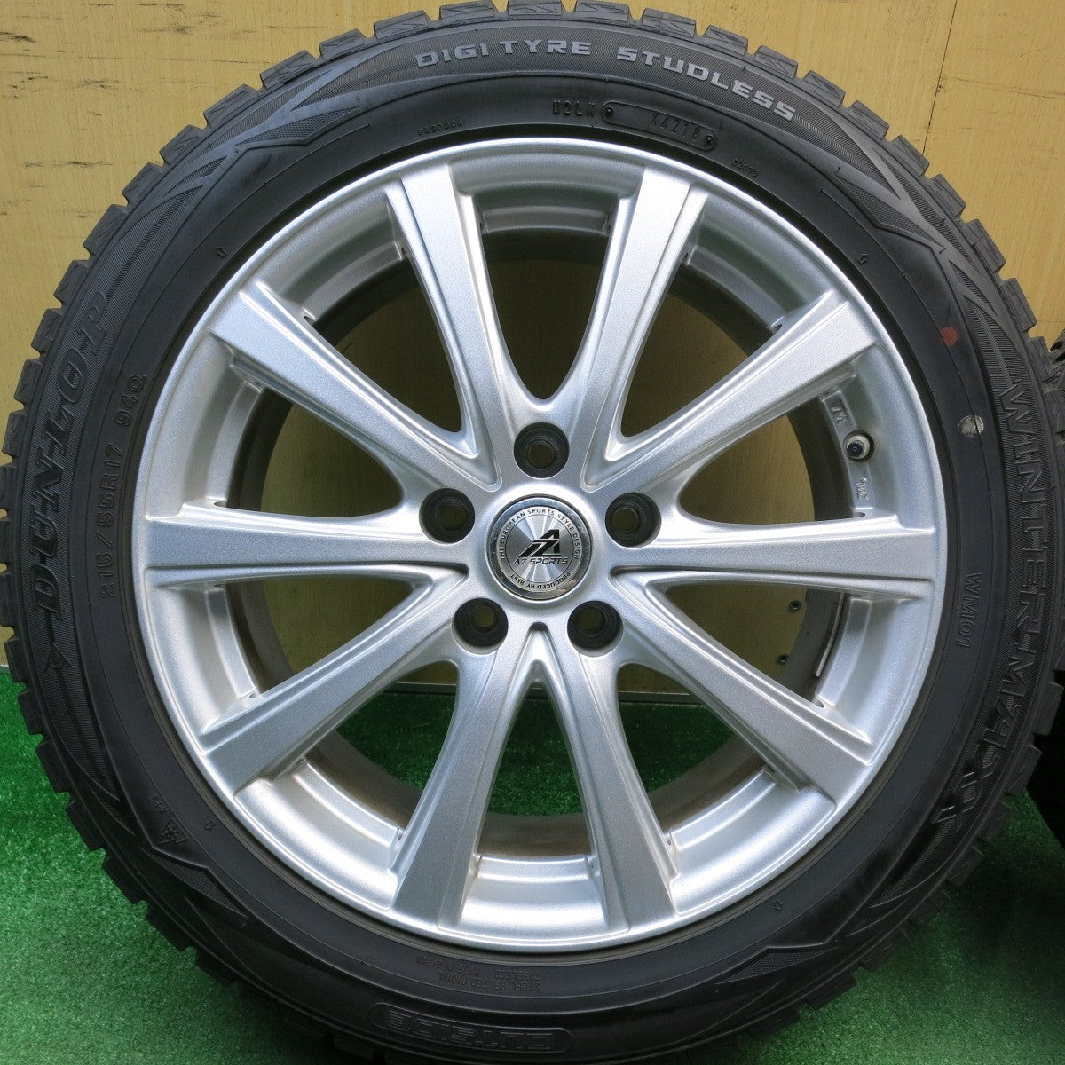 バリ溝！キレイ！8.5分★スタッドレス 215/55R17 ダンロップ ウインターマックス WM01 AZ SPORTS AZスポーツ 17インチ PCD114.3/5H★6012206HAス