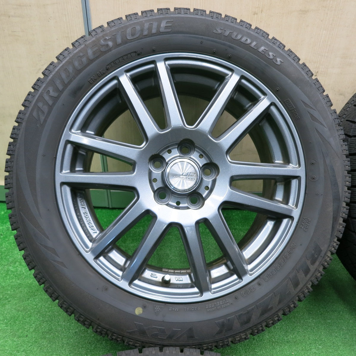[送料無料] バリ溝！キレイ！8.5分★86 BRZ等 205/55R16 スタッドレス ブリヂストン ブリザック VRX dP devotion デボーション 共豊 16インチ PCD100/5H★4112504TNス