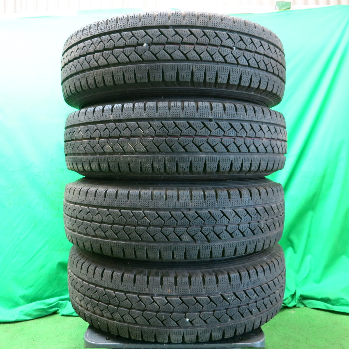 *送料無料* バリ溝！9分★トヨタ ハイエース 純正 スチール 195/80R15 107/105L スタッドレス ブリヂストン ブリザック VL1 PCD139.7/6H★4052903ナス