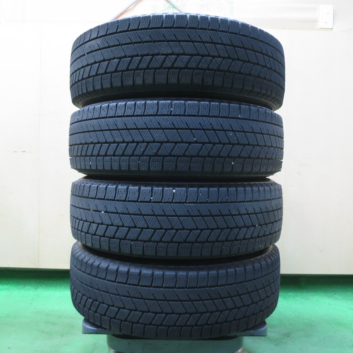 *送料無料* バリ溝！22年！キレイ！ほぼ10分★スタッドレス 175/65R15 ブリヂストン ブリザック VRX3 PREO プレオ 15インチ PCD100/4H★4090806イス