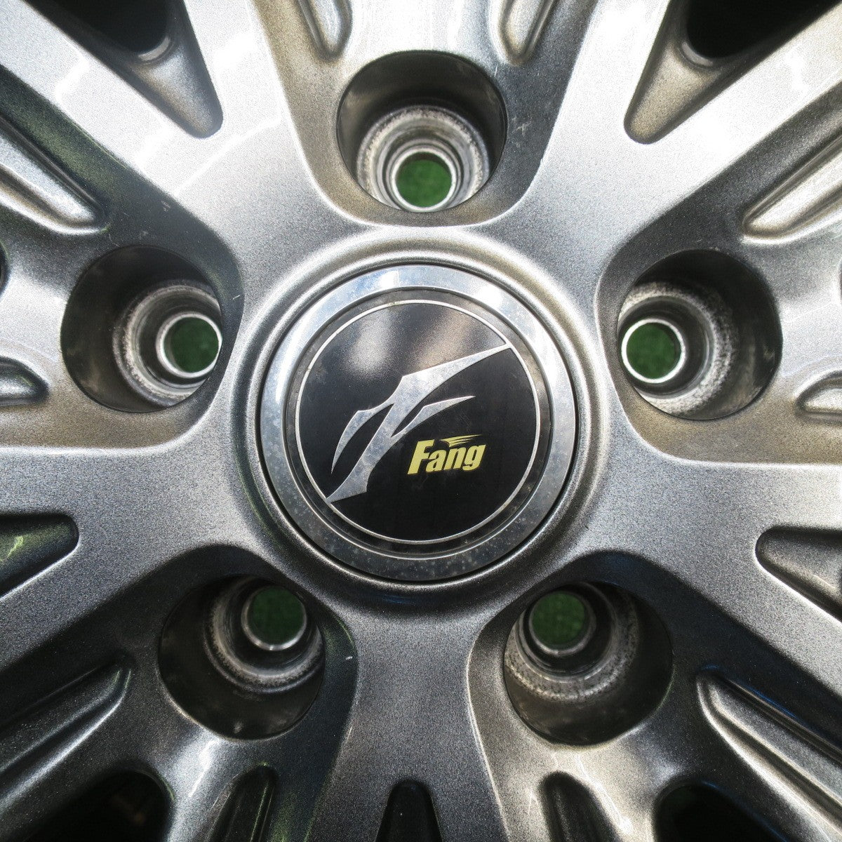 バリ溝！9分★スタッドレス 215/60R16 ブリヂストン ブリザック VRX Fang ファング 16インチ PCD114.3/5H★5111312NJス