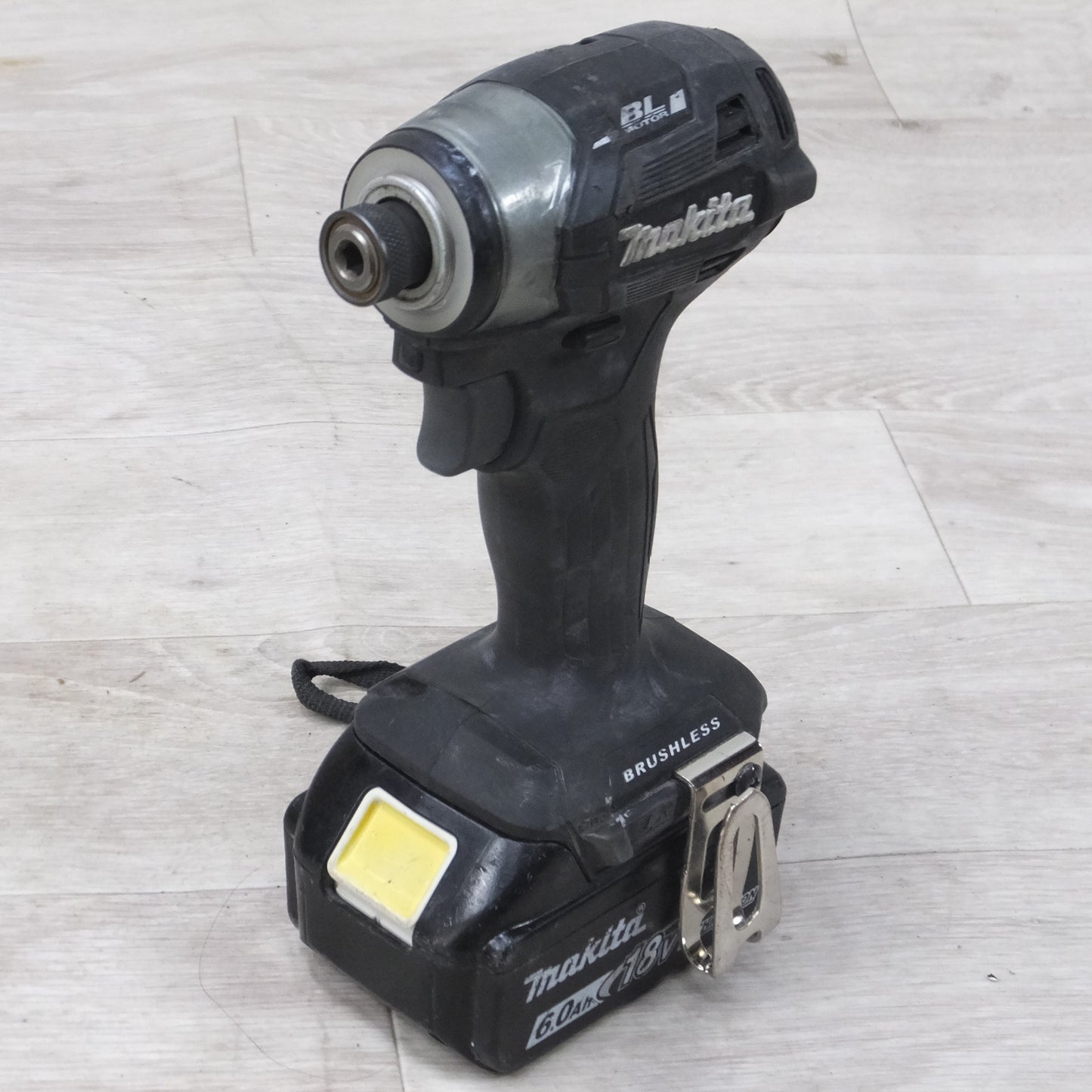 [送料無料] ◆マキタ 充電式 インパクト ドライバ 18V 6.0Ah TD173D 充電器 バッテリー ケース 付き 電動 工具◆