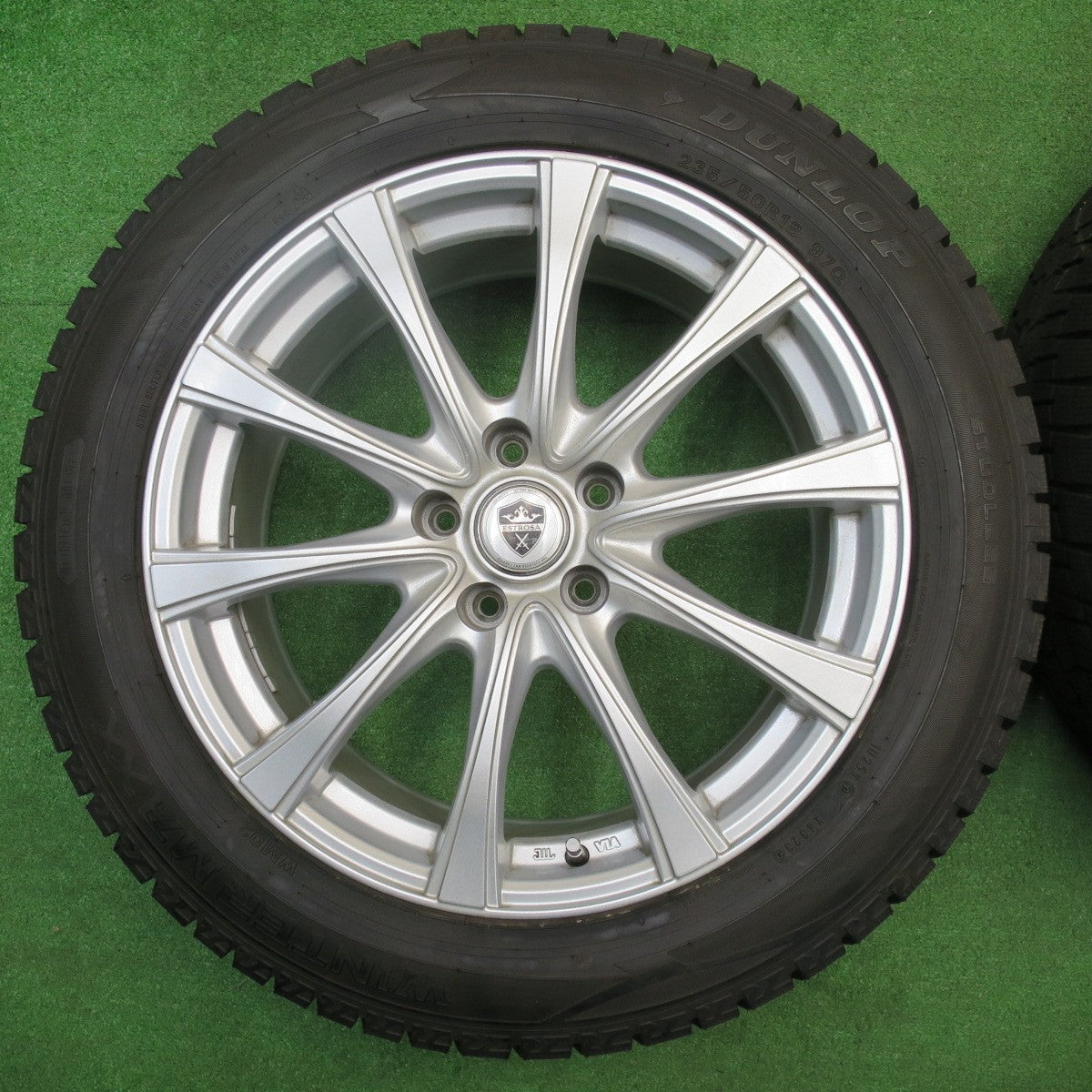 超バリ溝！23年！キレイ！9.5分以上★スタッドレス 235/50R18 ダンロップ ウインターマックス WM02 ESTROSA エステローザ 18インチ PCD114.3/5H★5111702NJス