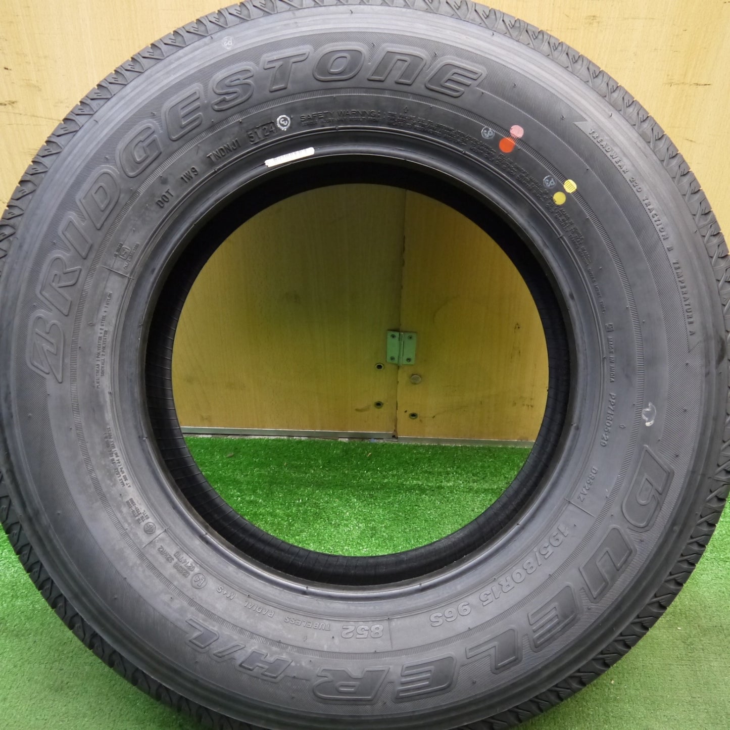 新車外し！24年！1本★195/80R15 ブリヂストン デューラー H/L 852 タイヤ 15インチ ジムニー シエラ ノマド ハイエース 等★5052004Hノタ