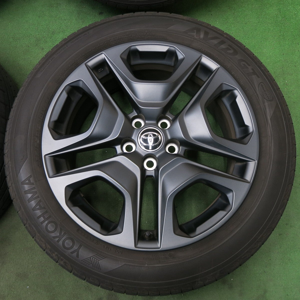 キレイ！23年★トヨタ RAV4 純正 235/55R19 ヨコハマ AVID GT 19インチ PCD114.3/5H★6011404ナノ