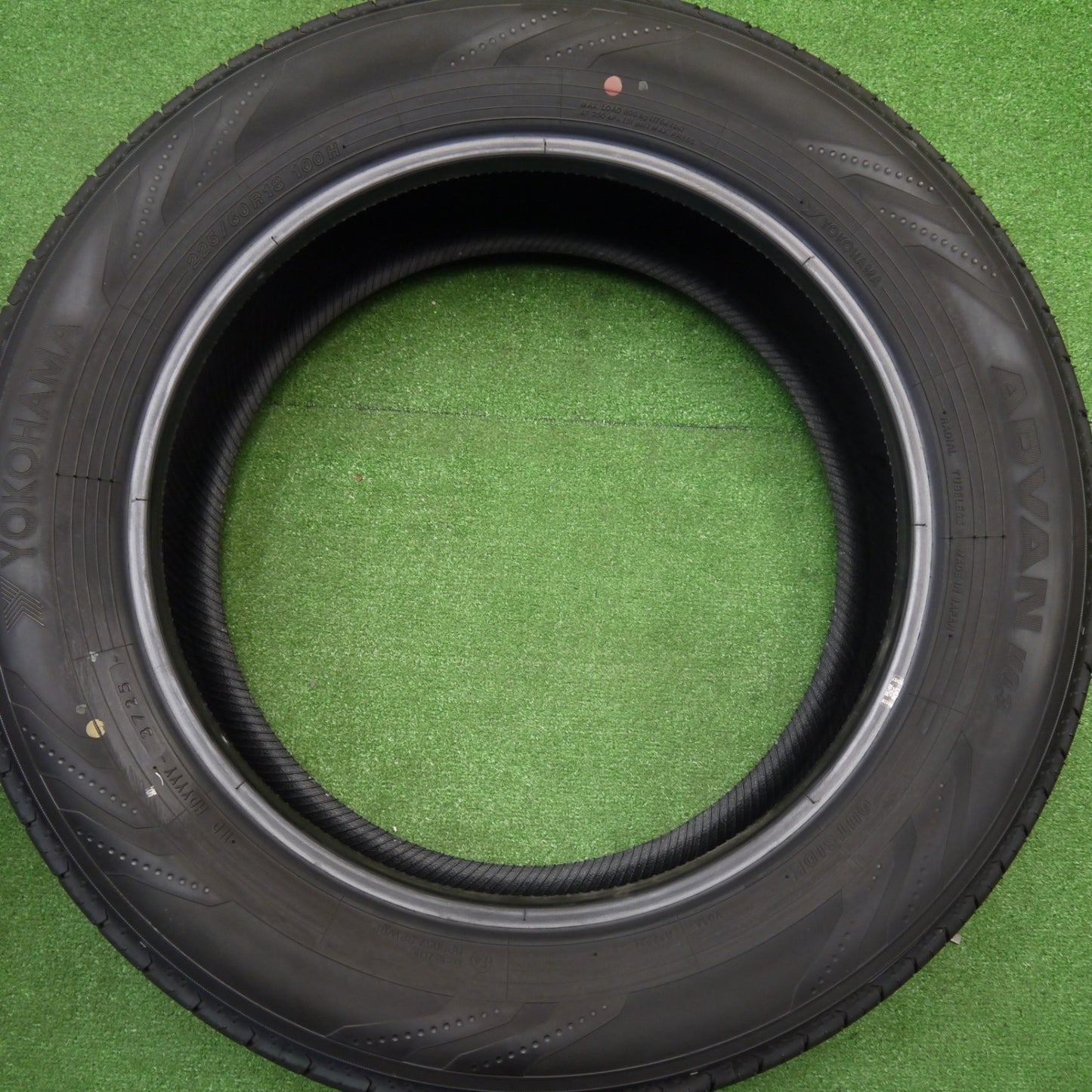 新車外し！25年★225/60R18 ヨコハマ アドバン V03 タイヤ 18インチ 40系 アルファード ヴェルファイア 等★5111007Hノタ