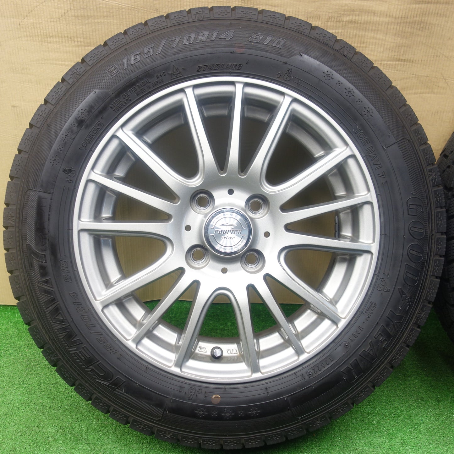バリ溝！22年！キレイ！9.5分★スタッドレス 165/70R14 グッドイヤー アイスナビ7 ravrion selzer ラブリオン 14インチ PCD100/4H★6011501KTス