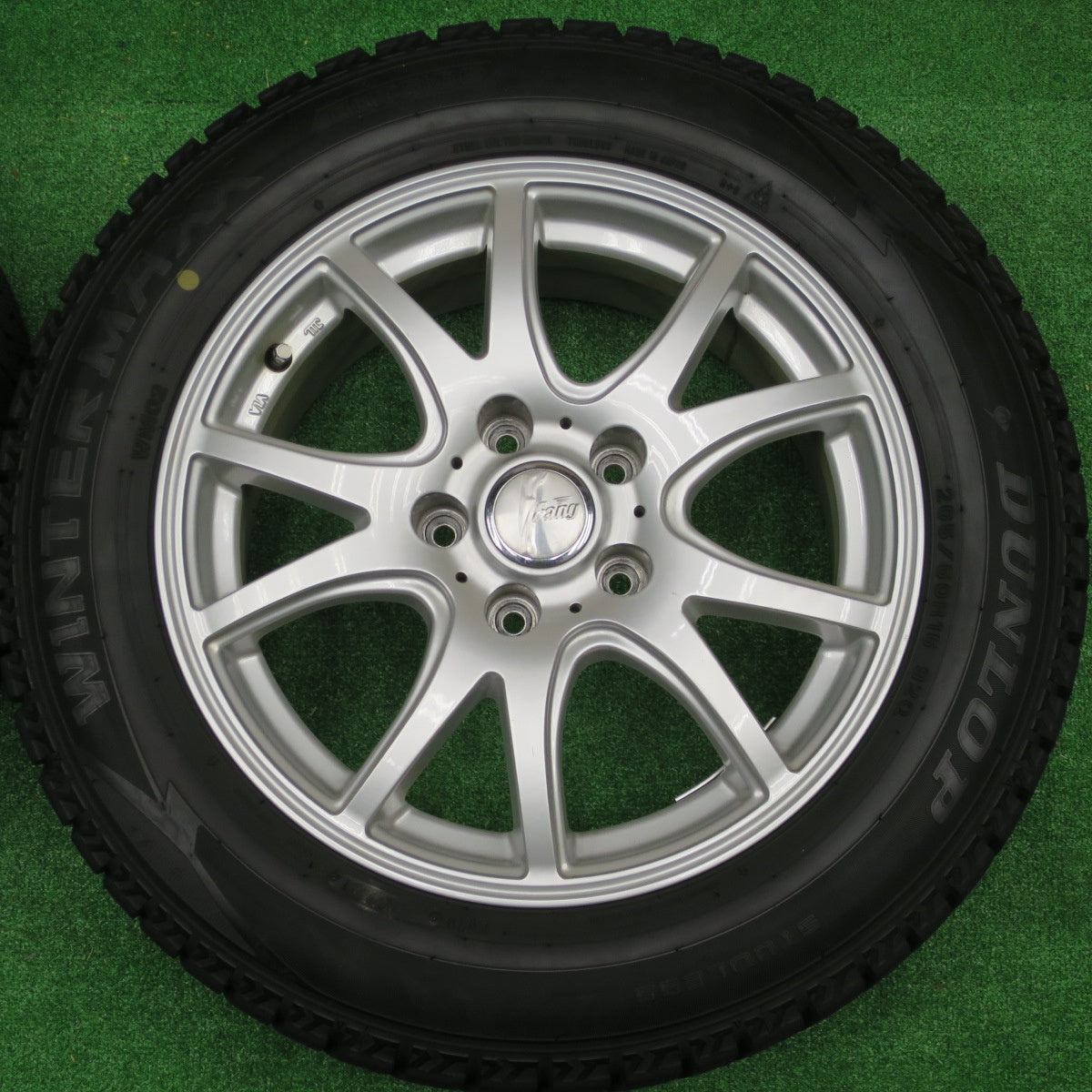 バリ溝！21年！9.5分★スタッドレス 205/60R16 ダンロップ ウインターマックス WM02 Fang ファング 16インチ PCD114.3/5H★5120305NKス