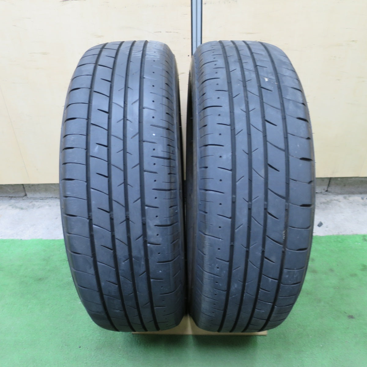 バリ溝！25年！9分！2本◎205/65R16 ブリヂストン トランザ ER33N タイヤ 16インチ アルファード エスティマ カムリ ヤリスクロス CR-V セレナ 等◎6091903NGノタ